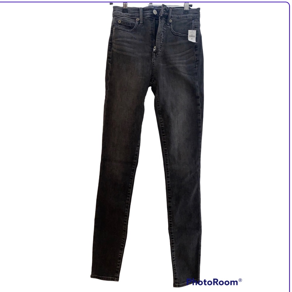Brand NEW gap skinny jeans
